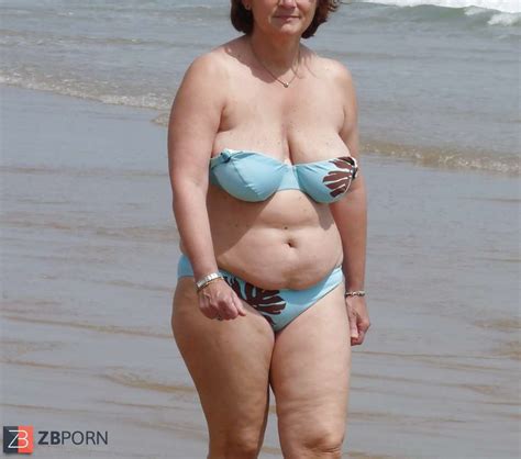 Moglie Tettona E Pelosa ZB Porn