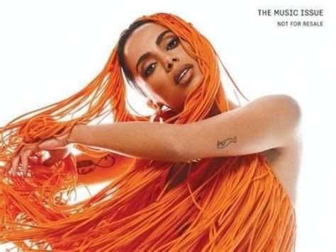 Anitta Estampa Capa De Revista Que Será Distribuída No Coachella