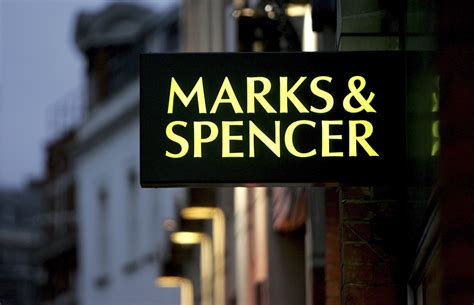 Marks & Spencer сократят 7000 сотрудников из-за финансового кризиса ...