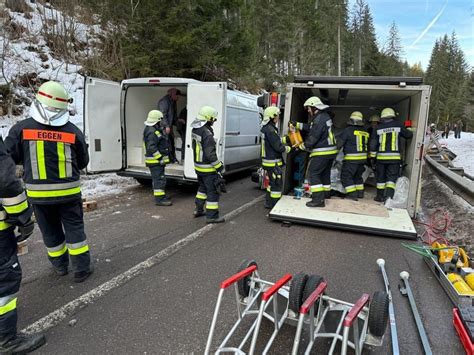 Verkehrsunfall Auf Der Lavaz Stra E Lieferwagen Berschl Gt Sich