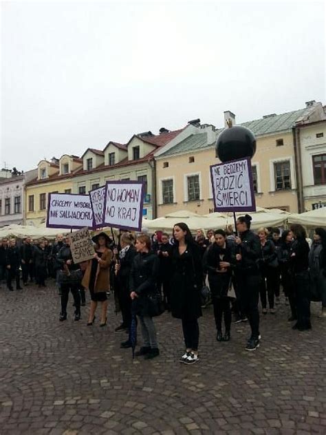 Czarny Protest O Rozpocz A Si Kolejna Manifestacja Kobiet W