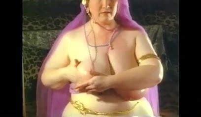 Arab Babe Like To Show Her Body Saudi BBW Porn XHamster