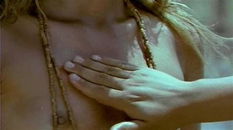 Naked Elvire Audray In Schiave Bianche Violenza In Amazzonia