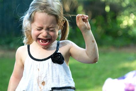 handle toddler tantrums readers digest