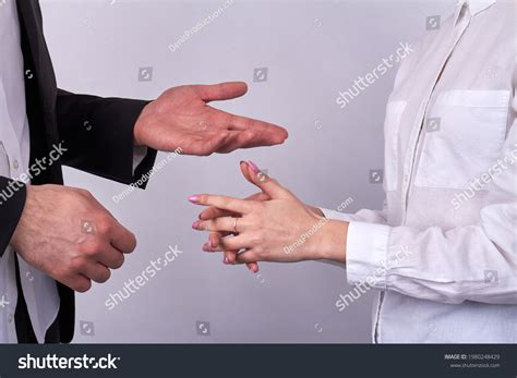 376 Gesticulation businesspeople Images, Stock Photos & Vectors ...