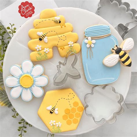Bee Cookie Cutters 5-Pc. Set Made in the USA by Ann Clark, Bee, Beehive