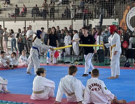 Fotos Taekwondo Re Ne Cerca De Atletas Na Vila Ol Mpica Jornal