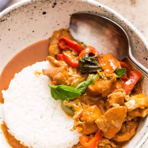 The Best Thai Panang Chicken Curry Recipe Yummly Curry Recipes