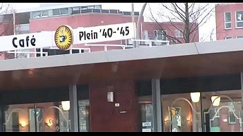 Un Mec Excit Sexuellement Rend Visite Aux Prostitu Es Et Se Fait Sucer La Grosse Bite Xvideos