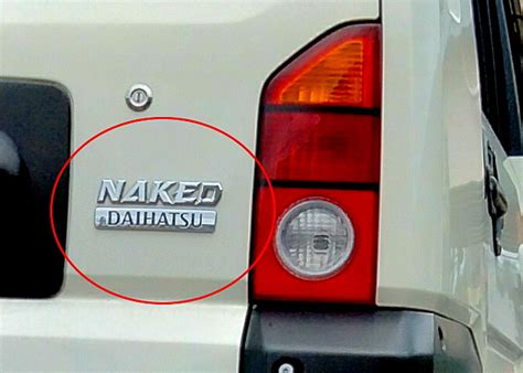 ダイハツ ネイキッド NAKED と DAIHATSU 立体エンブレム 2点 使用品 外装 売買されたオークション情報yahooの商品情報をアーカイブ公開 オークファンaucfan