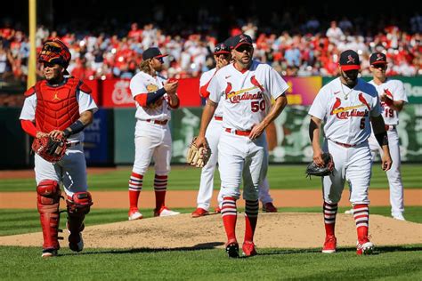 The Cardinals Had A Classy Way To Honor Their Living Legends