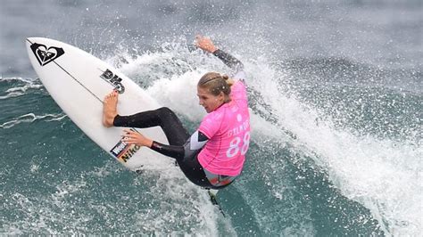 Rip Curl Pro 2016 Stephanie Gilmore Leads Wave Of Aussie Women Chasing Finals Success In Surf