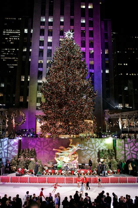 Christmas in Rockefeller Center: Christmas at Rockefeller Center Photo ...