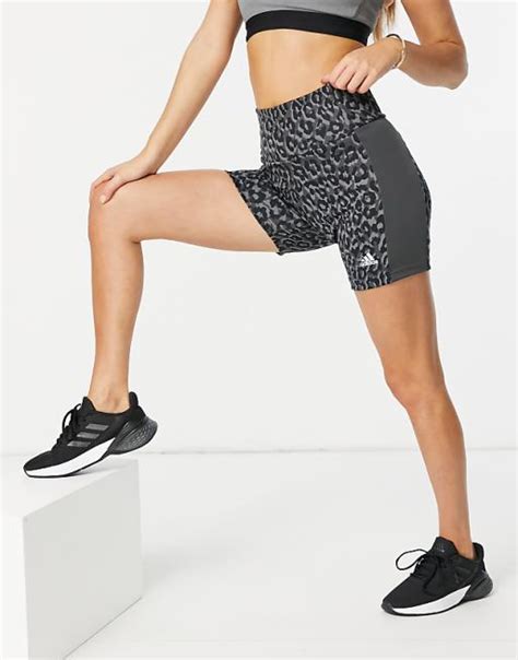 Серые облегающие шорты с высокой талией и леопардовым принтом adidas ...