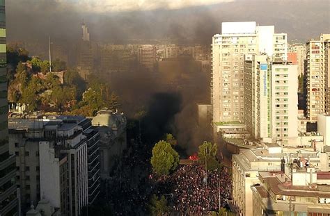 Incendio Afecta A Varios Locales Comerciales Y Un Centro M Dico En