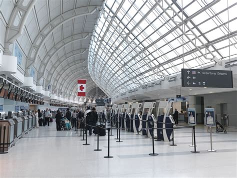 A Guide to Airports Near Toronto