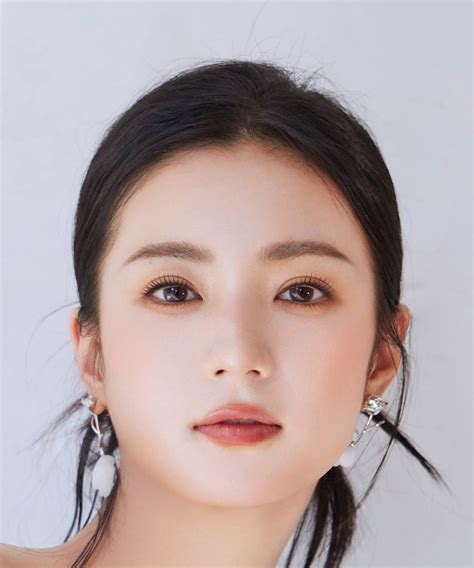 Zhang Ya Qin (张雅钦)- MyDramaList 