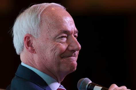 Former Arkansas Governor Announces 2024 Us Presidential Run Malay Mail