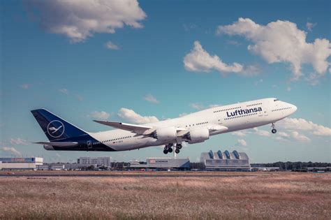 Lufthansa First Class 747 8