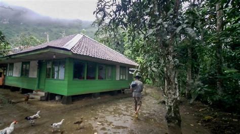 Sisi Lain Kehidupan Di Kampung Lesti Kejora Suasana Hujan Yang Bikin