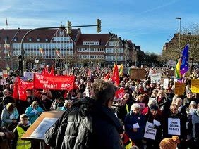 Klares Zeichen Bei Anti Rechts Demo In Emden Stadt Emden