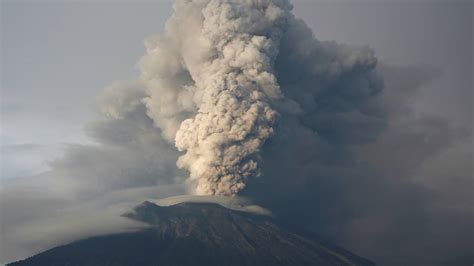 Bali S Mount Agung Erupts Here S A Look At The Recent Developments