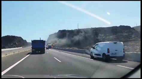 Kilom Tricas Colas Por El Incendio De Un Cami N En La Autopista Tf