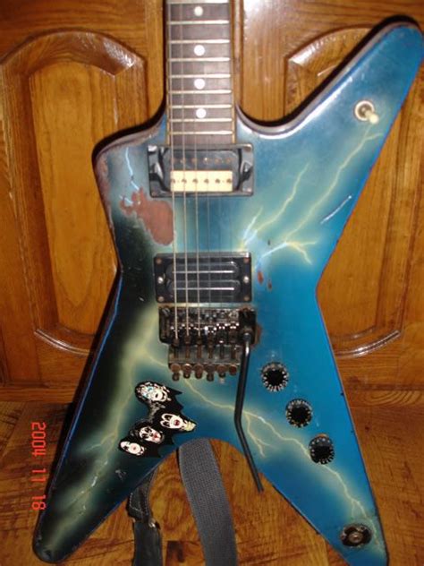 Dimebag Darrells Dean Dean Guitars Dimebag Darrell Classic Guitar