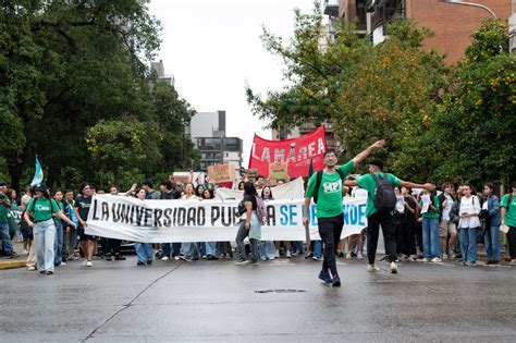 Las Fotos De La Marcha De Estudiantes Y Docentes Universitarios