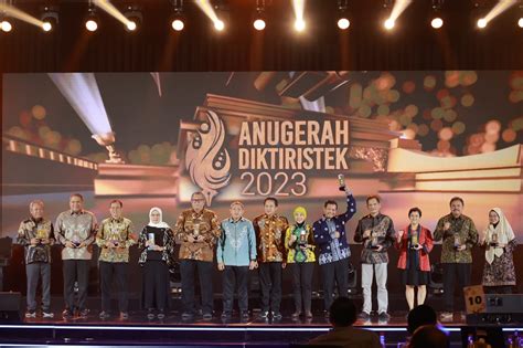 WOW Unair Borong 10 Penghargaan Anugerah Diktiristek 2023