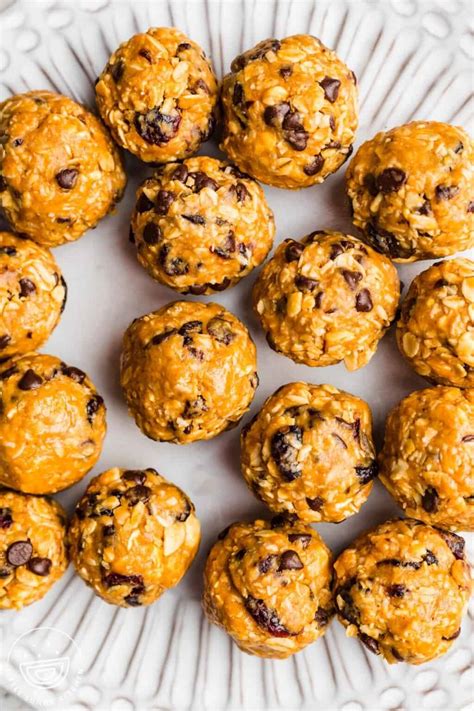 Easy Oatmeal Balls with Peanut Butter - Little Sunny Kitchen