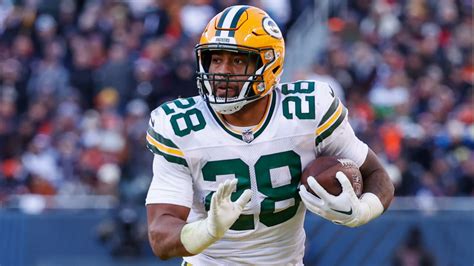 Packers Challenging Rb A J Dillon To Make Bigger Impact Early In