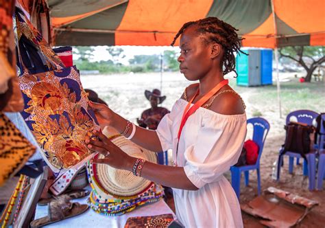 Refugee designer grows fashion business in Kakuma, Kenya