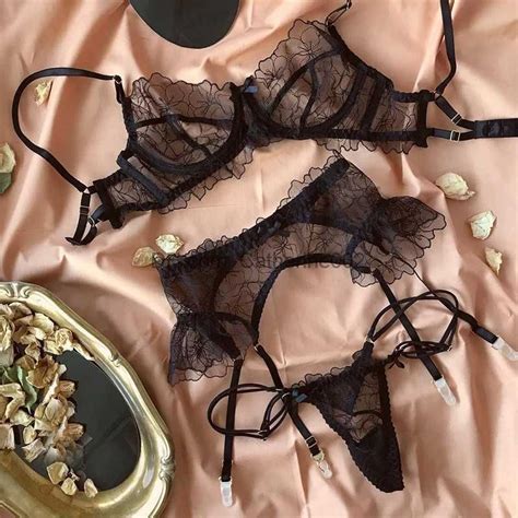 Sexy Set Erotic Lingerie For Woman Lace Underwear Set Ruffled Floral Bra And Garters Thongs