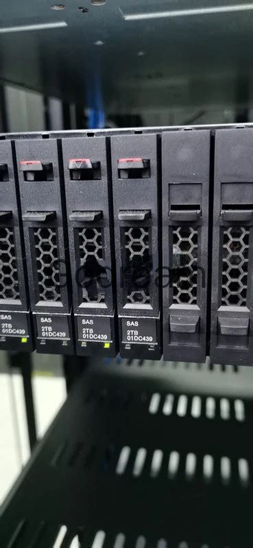 For-Lenovo-DS4200-DS6200-hard-disk-01DC437-01DC439-01DC441-2T-2TB-SAS.jpg