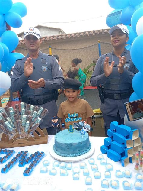 Menino de 8 anos ganha festa de aniversário decoração inspirada na