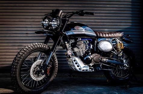 Modifikasi Motor Kawasaki W175 Bergaya Tracker Karya Builder Thailand