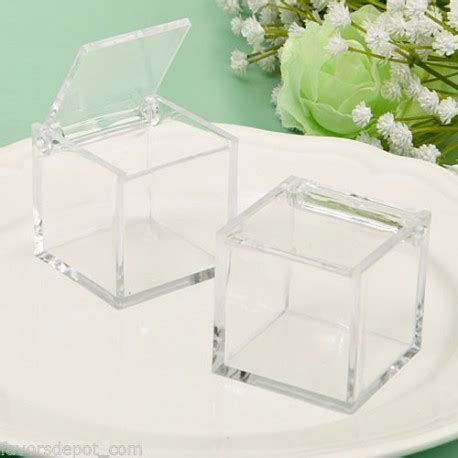 Boite dragees cube en plexiglas Cadeau invité mariage