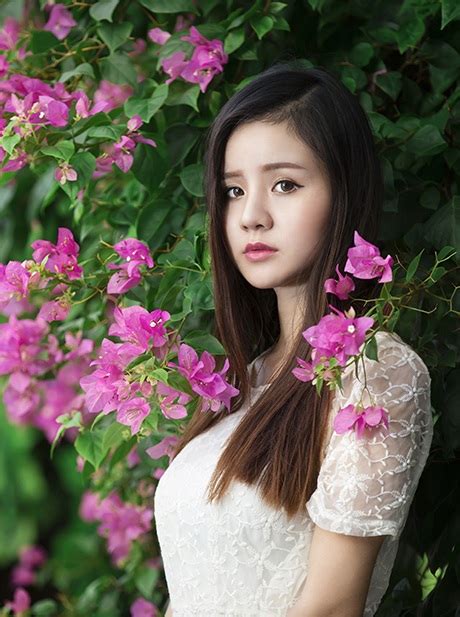 Bất ngờ xuất hiện bản sao hot girl Midu sinh năm 1992 Báo Dân trí