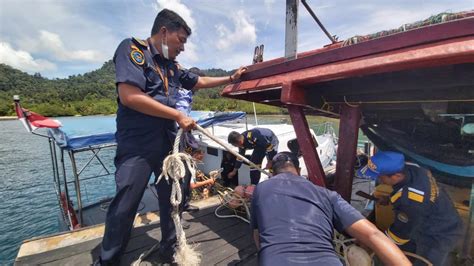 Gunakan Alat Tangkap Trawl PSKDP Lampulo Amankan Dua Kapal Nelayan