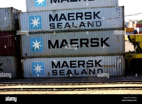 Maersk Sealand Containers Hi Res Stock Photography And Images Alamy