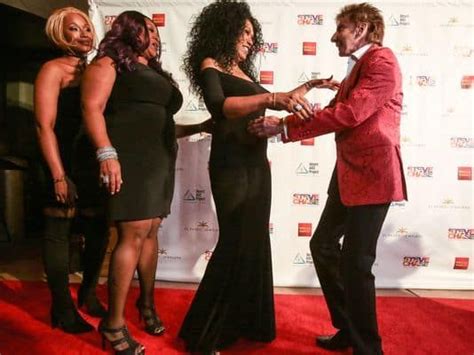 barry manilow photos 2017 | Barry Manilow and the Pointer Sisters at ...