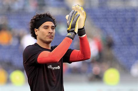 Memo Ochoa Es Elegido El Mejor Portero En Bélgica