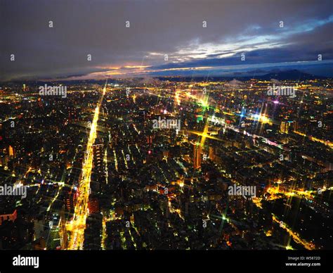 Taipeh Hi Res Stock Photography And Images Alamy