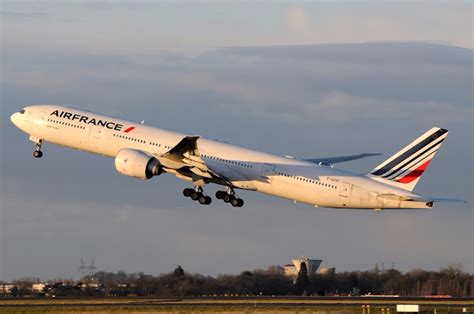 Air France Boeing 777-300ER Takeoff At Montreal-Trudeau | Aircraft ...