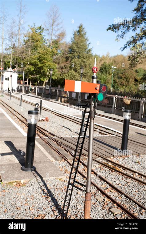 Señal de ferrocarril en pequeña escala vía férrea Fotografía de stock