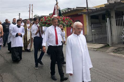 Paróquia Santa Inês em Embu das Artes celebra festa sua padroeira