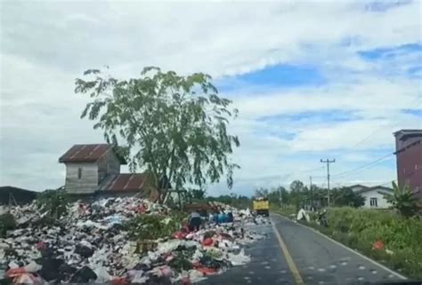 Sampah Meluber Hingga Ke Jalan DLH Kapuas Hulu Sebut Alat Rusak Prokal