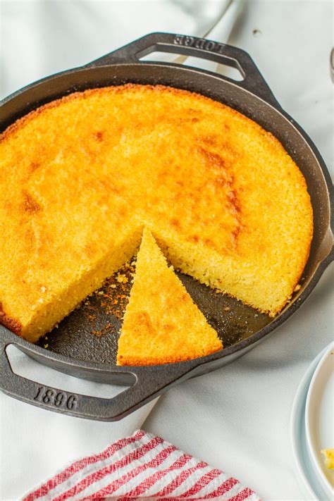 Seriously Moist Cast Iron Cornbread 30 Minutes Meiko And The Dish