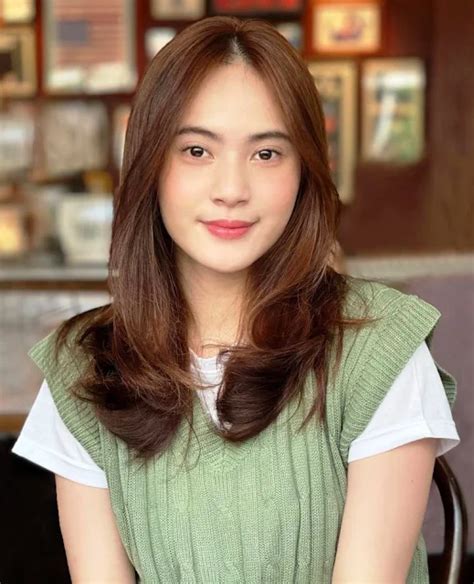 Vivi Novika Biodata Agama Pacar Film Tinggi Dan Profil RRQ Vivi